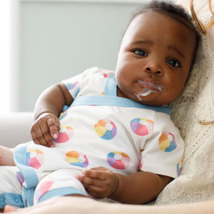 What’s the Difference Between Breastmilk and Formula?