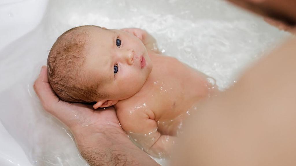 How to Bathe a Newborn