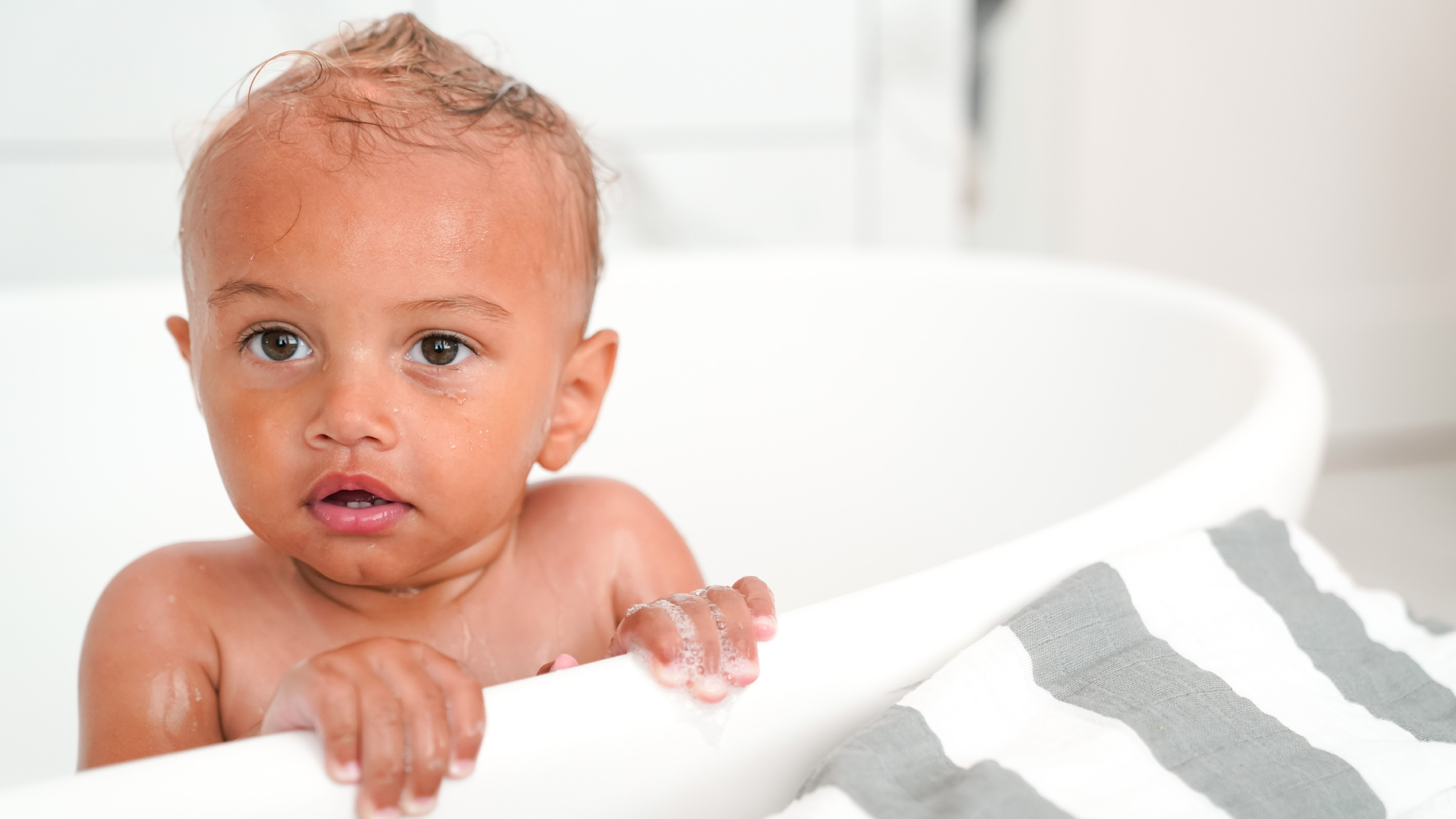 8 Ultimate Baby Bath Essentials